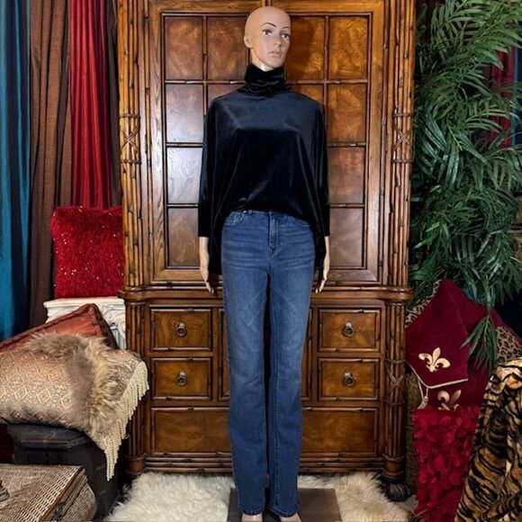 WynneLayers Black Stretch Velvet Side Slit Turtleneck Top - Picture 6 of 14